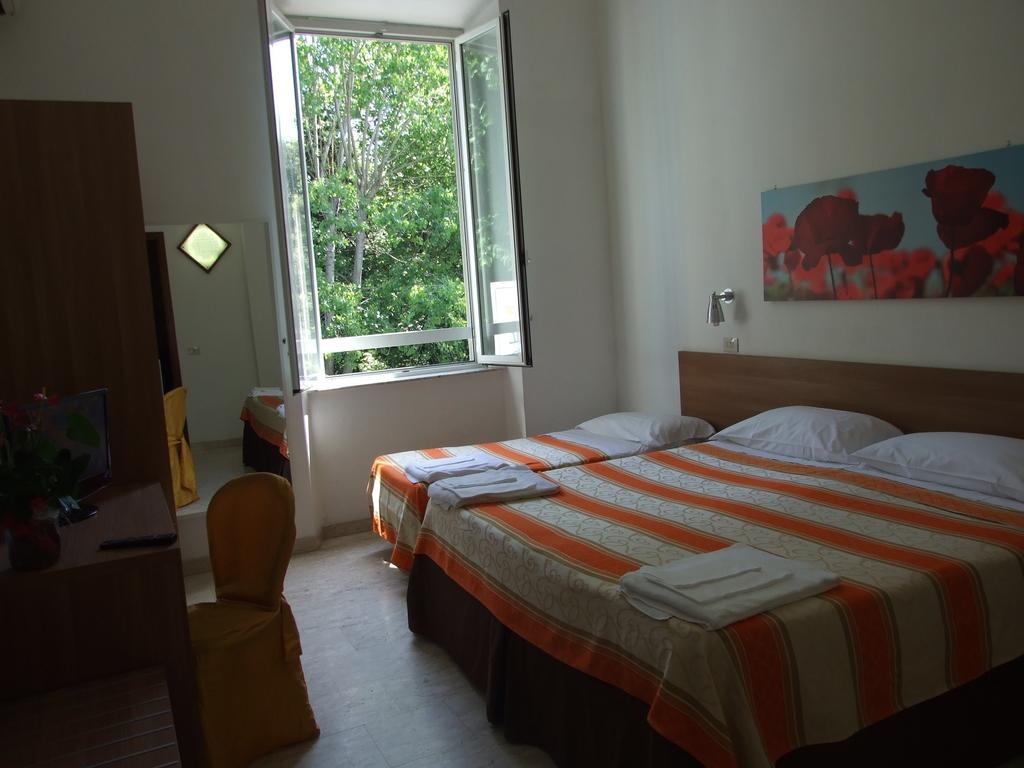 Hotel Derna Viareggio