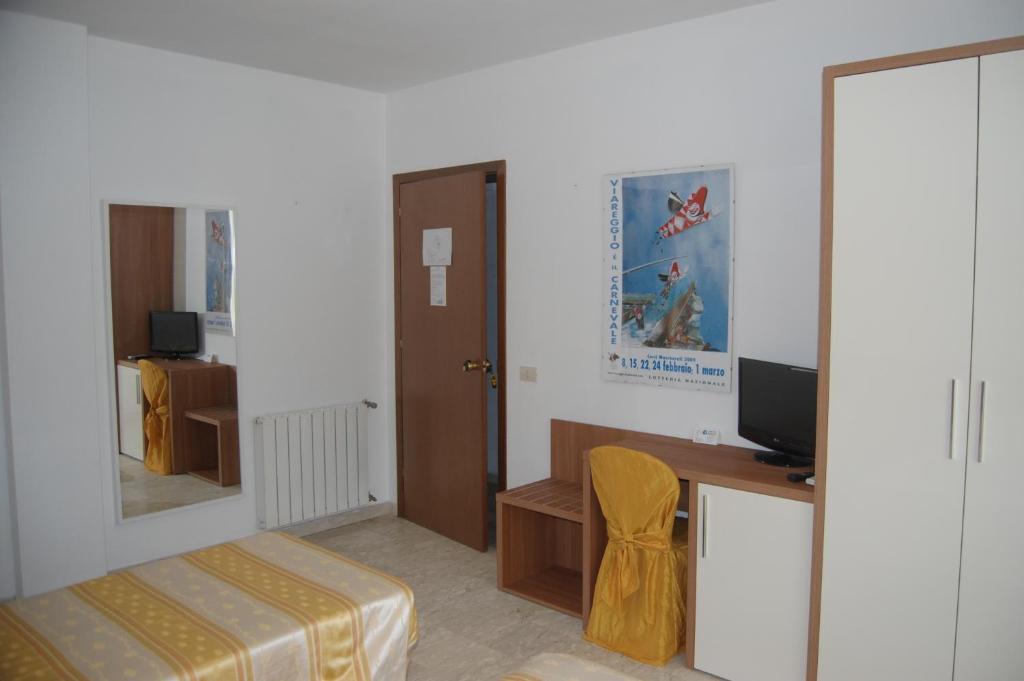 Derna 3* Viareggio